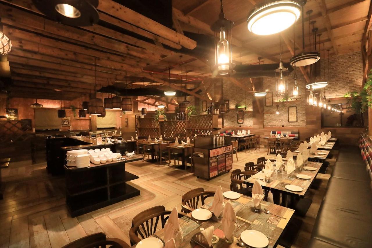 Humming Bird Hotel & Banquet Ānand Exteriér fotografie